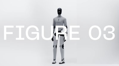 Figure 03人形机器人立于白色背景前,其名称以大号字体显示