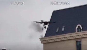 AI无人机战争：从灯光秀到致命打击