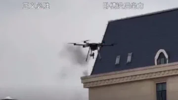 AI无人机战争：从灯光秀到致命打击