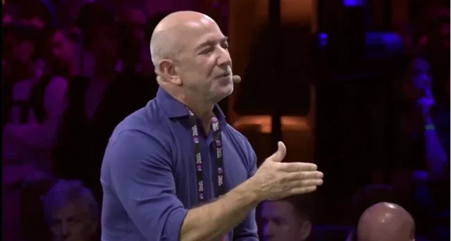 贝索斯豪掷千亿美金:制造业大洗牌,AI 真的要取代工人了?