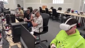 日本商店机器人:菲律宾员工远程操控