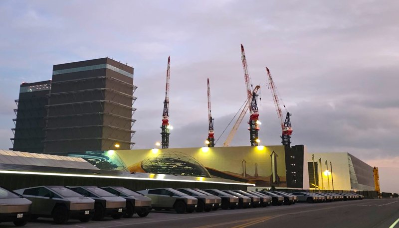 SpaceX 斥资 2.5 亿美元建造 GigaBay 加速火箭生产