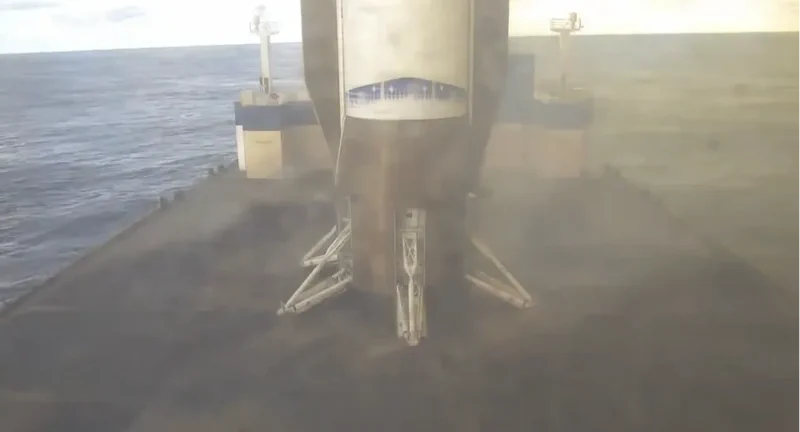 Bezos Joins Rocket Landing Club After 25 Years