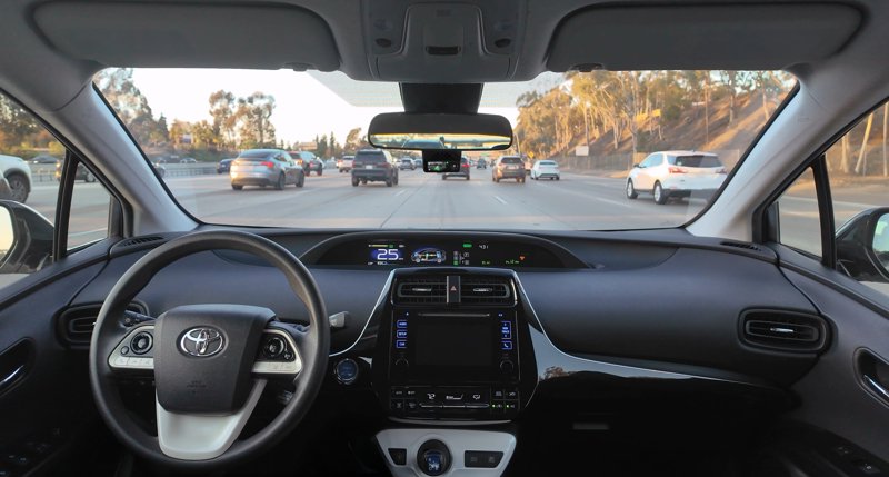 Comma Four 缩小 ADAS 硬件,价格仍为 999 美元