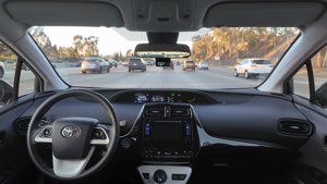 Comma Four 缩小 ADAS 硬件,价格仍为 999 美元