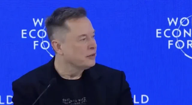 Elon Musk：2027 年底你就能买到 Tesla Optimus 机器人