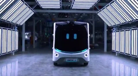 优必选联手富士康：人形机器人正式“入职”汽车生产线