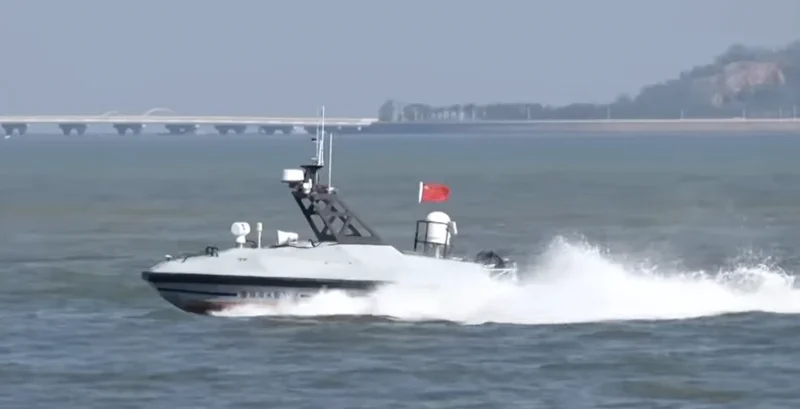 中国部署自主无人艇集群：海上力量博弈的新变局