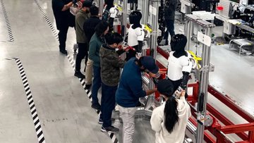 特斯拉暂停Optimus生产进行重新设计