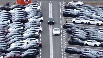 特斯拉的无监督FSD在柏林超级工厂交付汽车