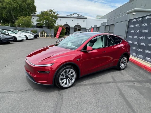 特斯拉在奥斯汀街道测试无人驾驶汽车，宣布自动交付计划