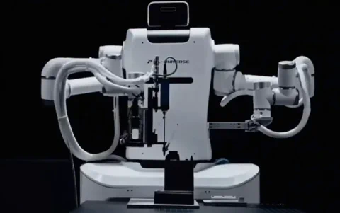 宙斯1号：PL-Universe的高精度人形机器人