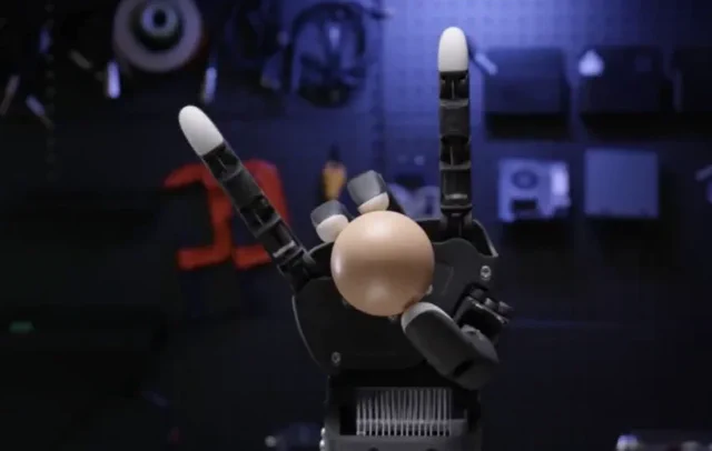 LinkerBot灵巧手臂：机器人操控技术的飞跃