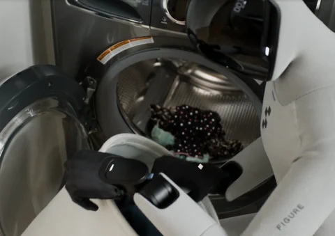 Figure AI 评测：人形机器人进军工厂