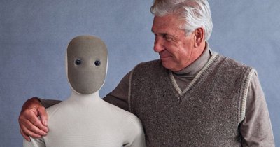 1X NEO 家用机器人极简主义的织物覆盖设计