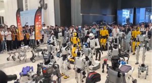 中国机器人闪耀 IROS 2025 大会