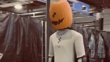 Figure 03 的万圣节惊悚漫步