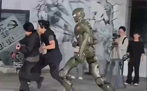 EngineAI T800 奔跑，证明不只是 CGI