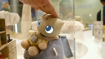 Fourier新桌面机器人：会多国语言的幼儿