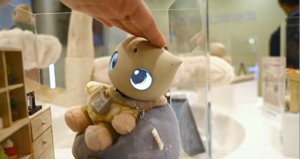 Fourier新桌面机器人：会多国语言的幼儿