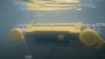 MirrorMe 旗下 Apollo 四足机器人：负重 70 公斤，还能下水游泳