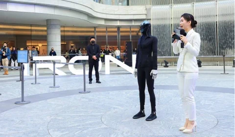 小鹏 IRON 人形机器人步态惊艳：这种“人味”真实得让人不安