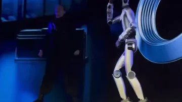 荣耀人形机器人震撼首秀：现场大秀丝滑太空步