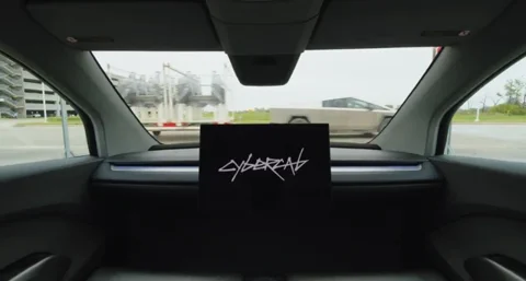 马斯克确认：特斯拉 Cybercab 自动驾驶出租车正式投产