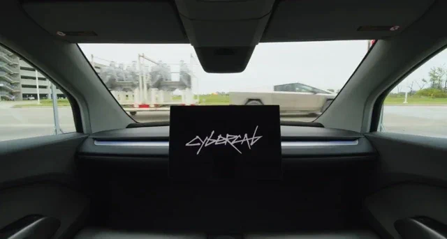 马斯克确认：特斯拉 Cybercab 自动驾驶出租车正式投产