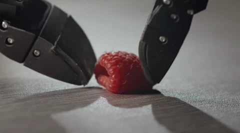 EKA机器人全新AI打破速度与精度的权衡