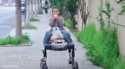 这款机器狗现在靠拖车维生