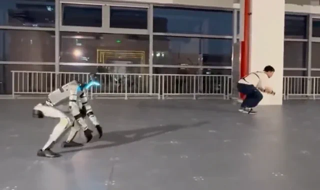 机器人影子人类：AI实时模仿人体动作