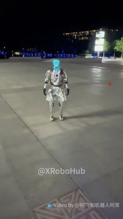 优地G1流畅爬楼梯令人惊叹