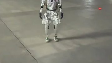 优地G1流畅爬楼梯令人惊叹