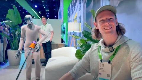 令人惊叹的Neo机器人在英伟达GTC大会与1X CEO亮相