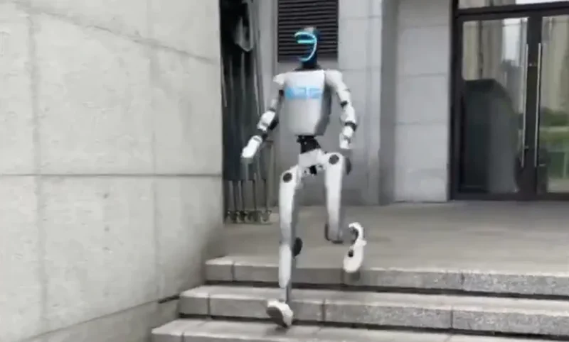 Unitree G1机器人令人印象深刻地征服楼梯